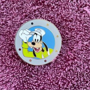 Disney Cruise Line DCL 2024 Porthole Mystery Box Pin Goofy